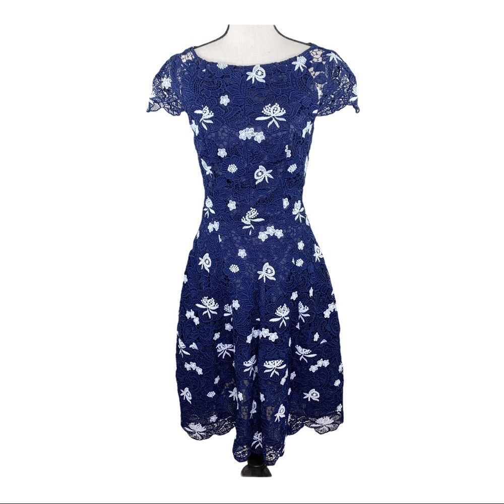TALBOT RUNHOF Blue Lace Short Sleeved Cocktail‎ Dress Sz 4